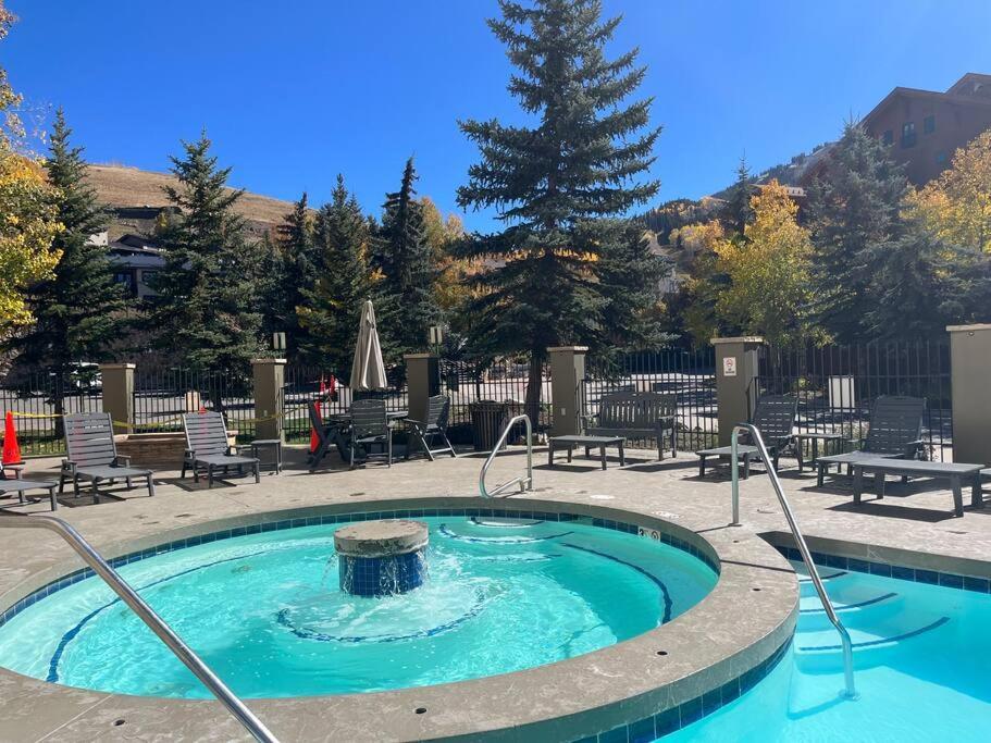 Mt Cb Mountain Side With King Bed, Hot Tub, Pool & Kitchen! Apartment Crested Butte Exterior photo
