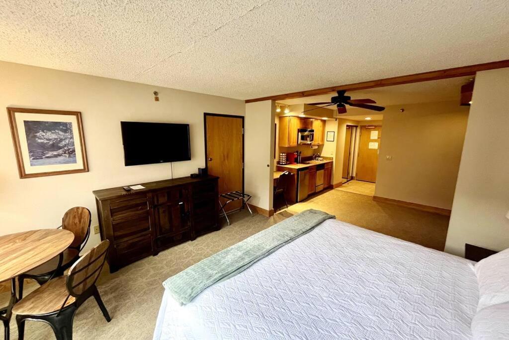 Mt Cb Mountain Side With King Bed, Hot Tub, Pool & Kitchen! Apartment Crested Butte Exterior photo
