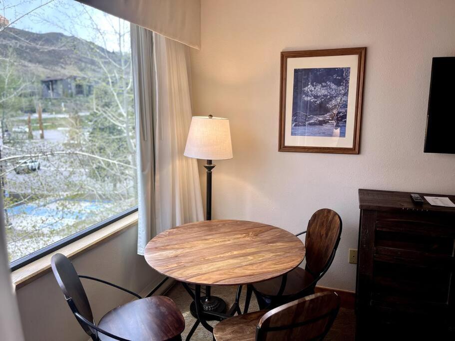 Mt Cb Mountain Side With King Bed, Hot Tub, Pool & Kitchen! Apartment Crested Butte Exterior photo